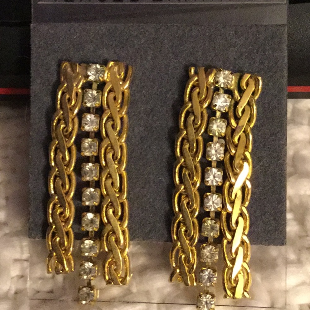 Drop earrings